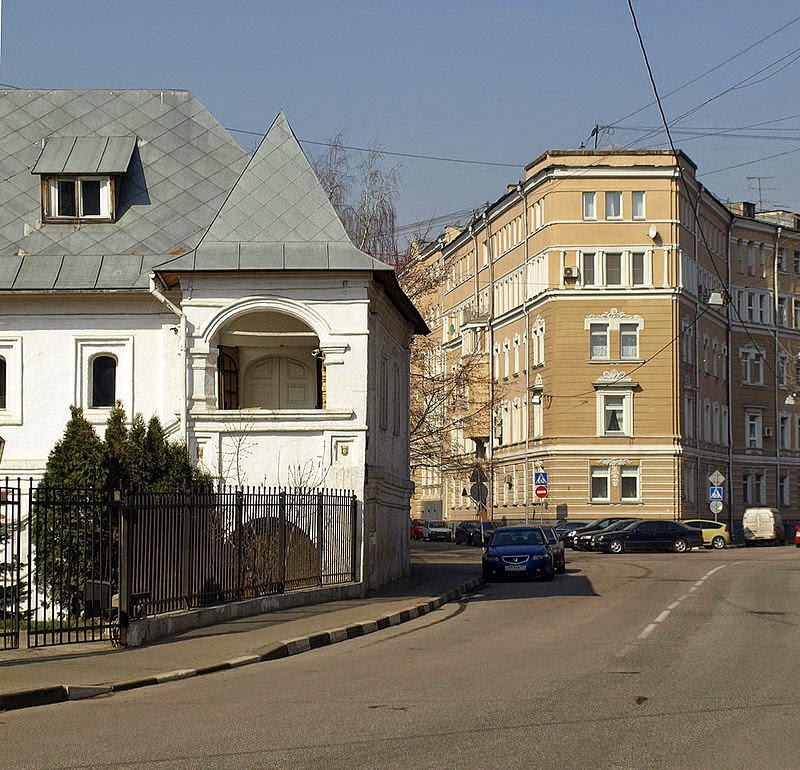 Москва улица спиридоновка