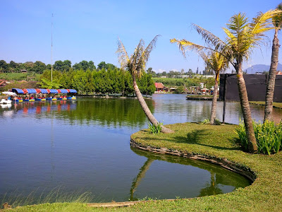 Floating Market Bandung siap menerima pengunjung liburan Natal dan tahun baru 2014 2015 Floating Market Bandung siap menerima pengunjung liburan Natal dan tahun baru 2014 2015