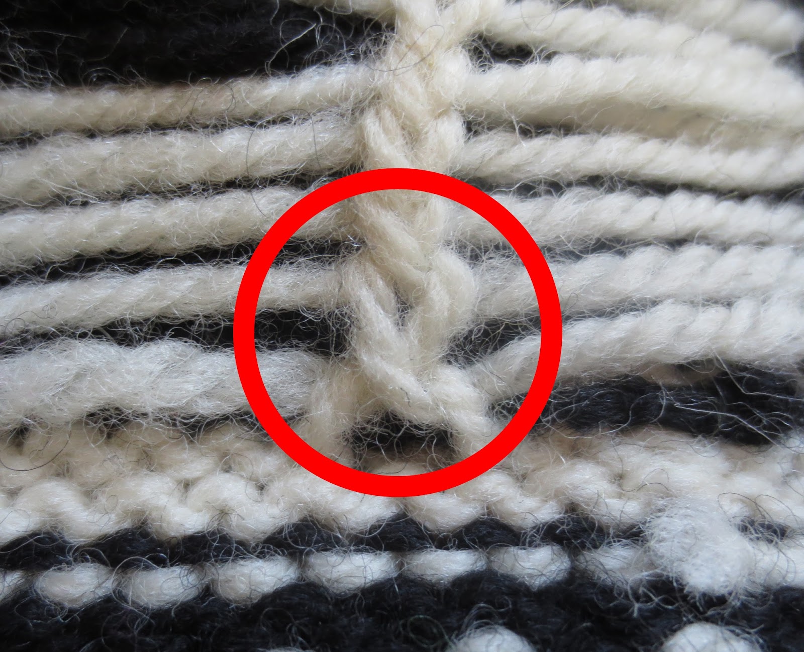 TECHknitting Long floats in color knitting modifying STUART