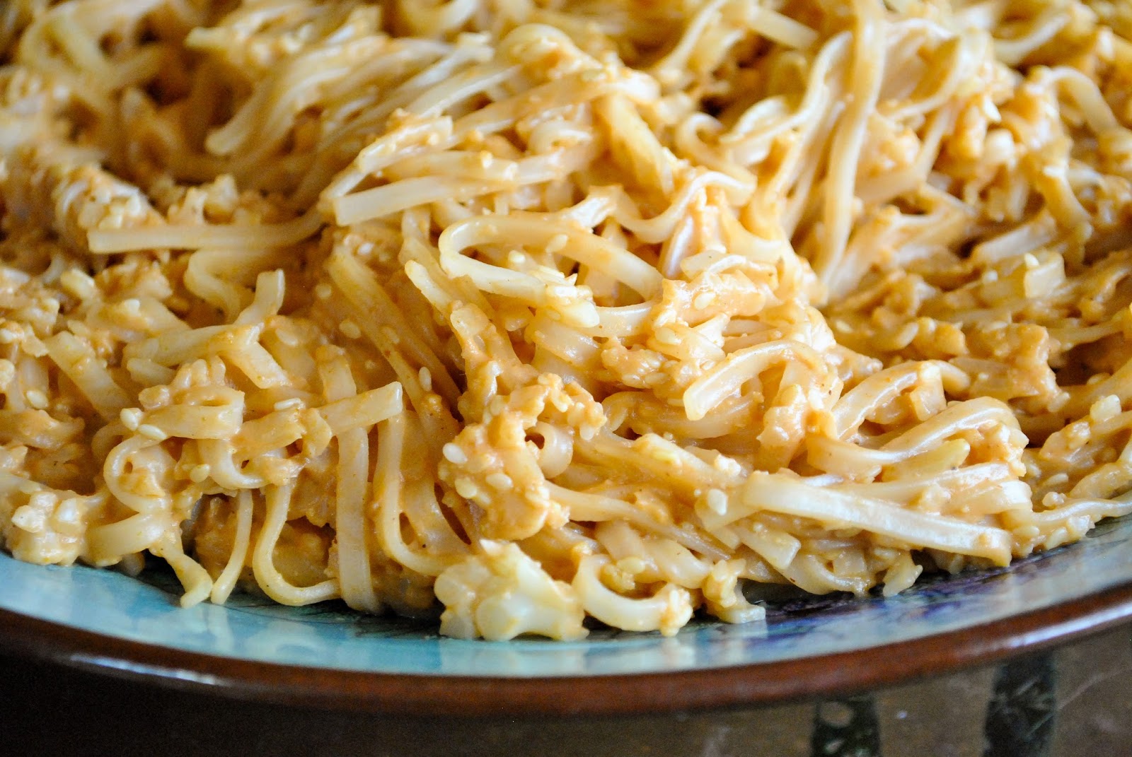 Creamy cauliflower rice noodles with sesame seeds VeganSandra