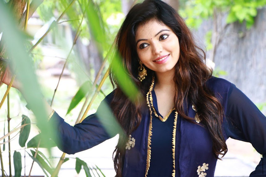 Athulya Ravi photos at Mannar Vagaiyara audio launch