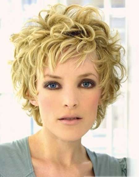 Top Hairstyles Models: Short Curly Hairstyles In Carefree Look