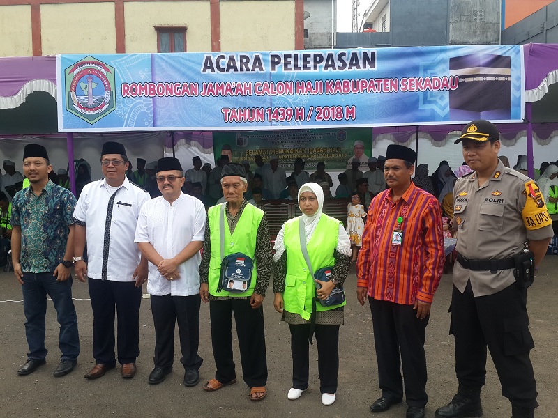 Pelepasan 58 Jamaah Calon Haji Asal Kabupaten Sekadau Pelepasan 58 Jamaah Calon Haji Asal Kabupaten Sekadau