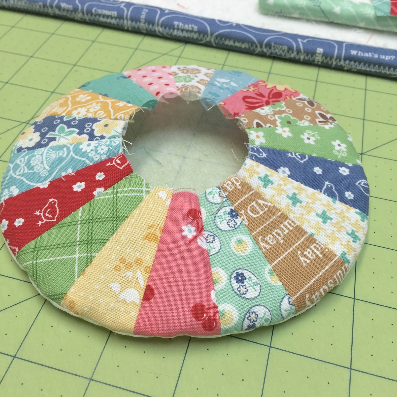 Bee In My Dresden Plate Tutorial using Sew Simple Shapes