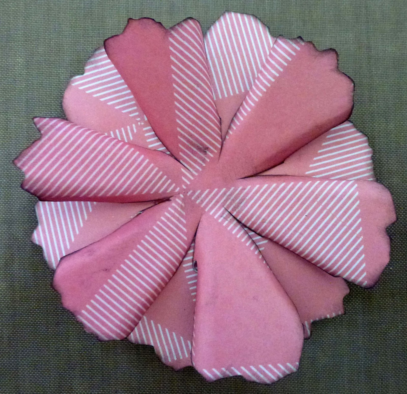 Off the Rails Scrapbooking Paper flower tutorial with Julie