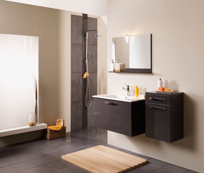 Une salle de bain prête à emporter cest simple avec Conforama