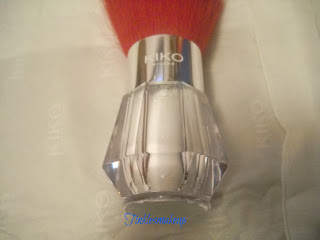 kiko_illuminating_powder_cosmetics_star_dust_body_powder kiko_illuminating_powder_cosmetics_star_dust_body_powder