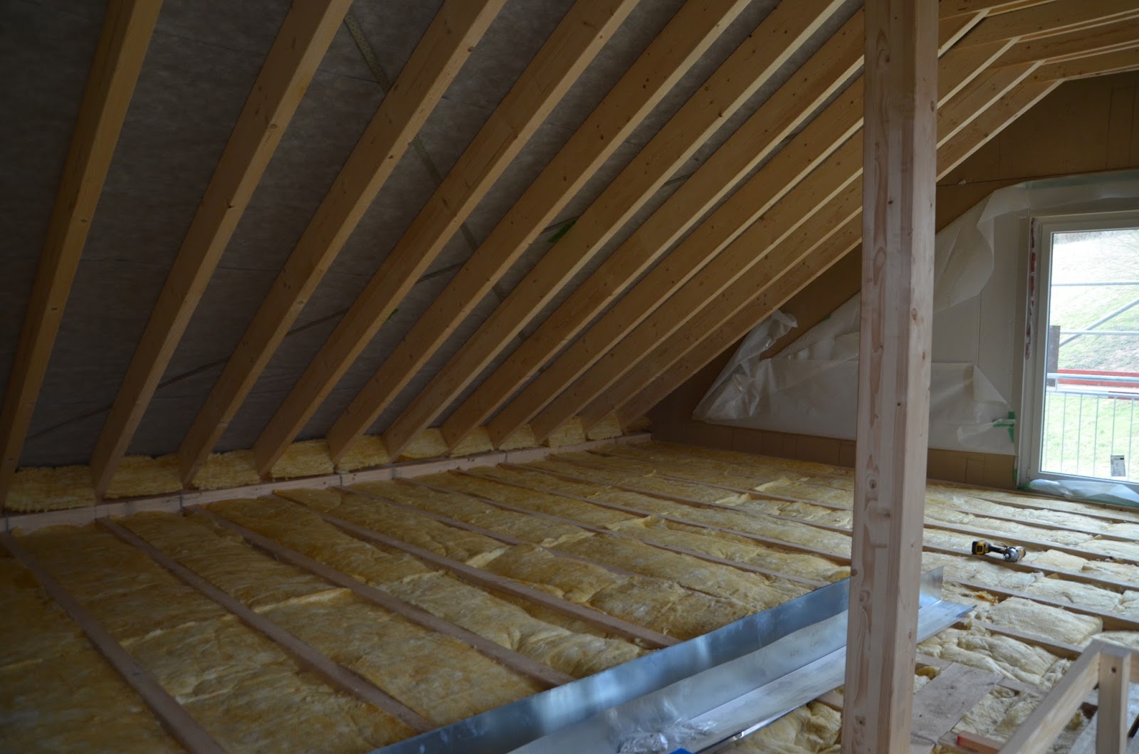 UNSER OKAL HAUS : DER DACHBODEN