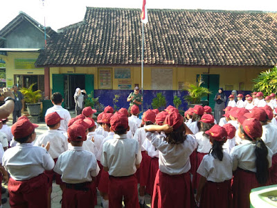 BABINSA SRAGEN TENGAH SAMPAIKAN WAWASAN KEBANGSAAN
