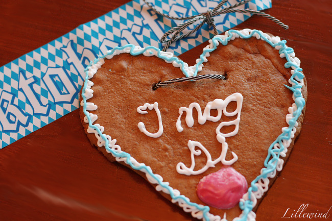 Lillewind O’zapft is! Dirndl und LederhosenZeit