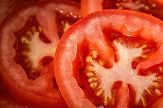DIY Tomato Face Mask Recipes DIY Tomato Face Mask Recipes