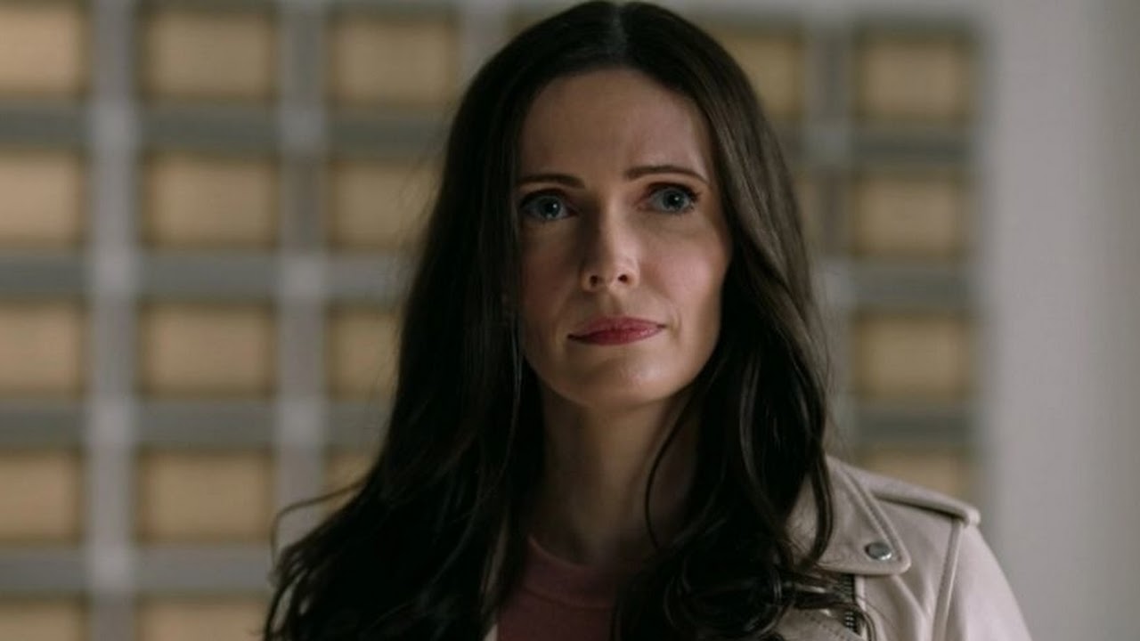 'Superman & Lois': Novo pôster destaca a Lois Lane de Elizabeth Tulloch