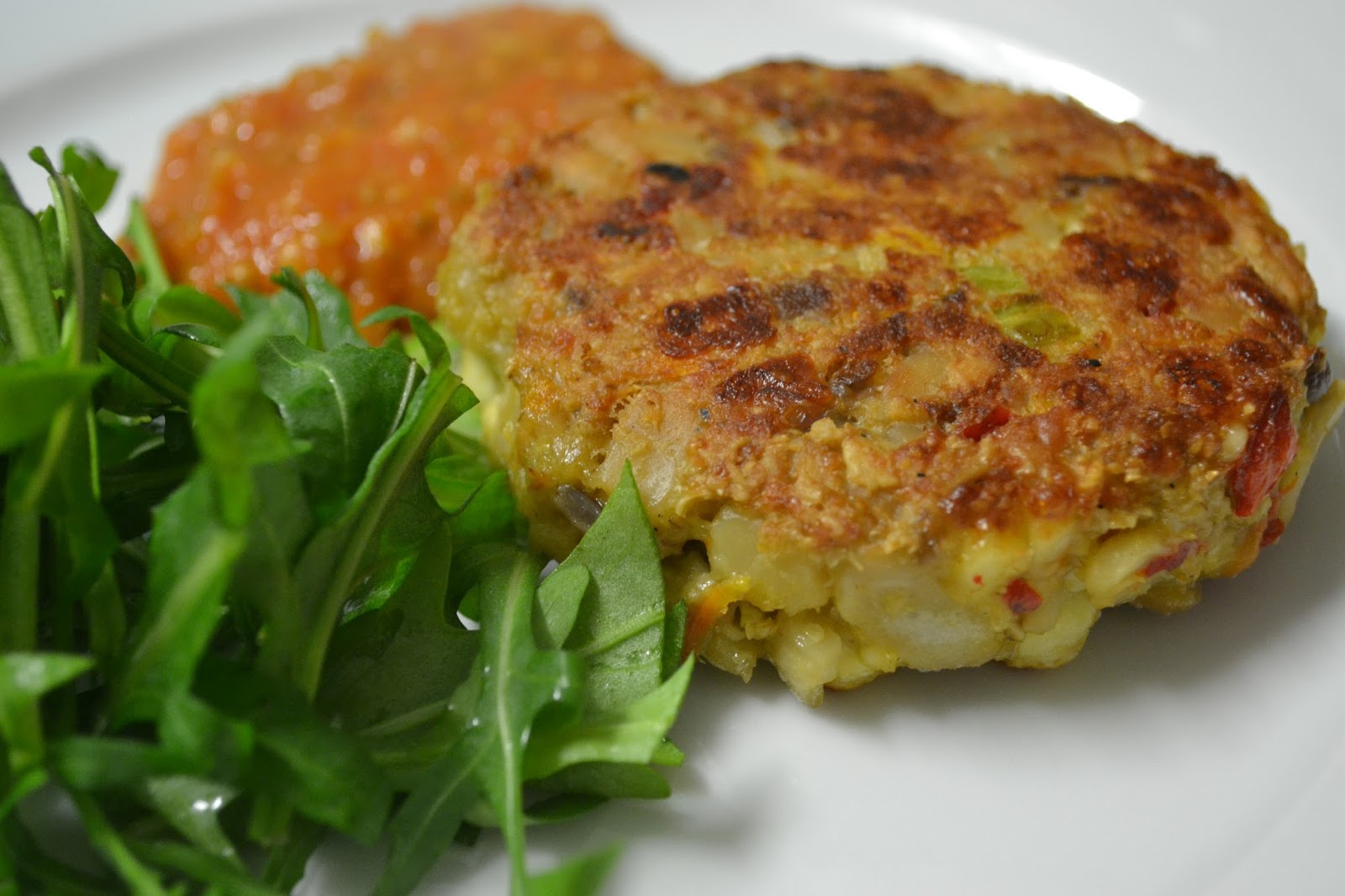 boeddhamum glutenfree witte bonen burgers met geroosterde rode