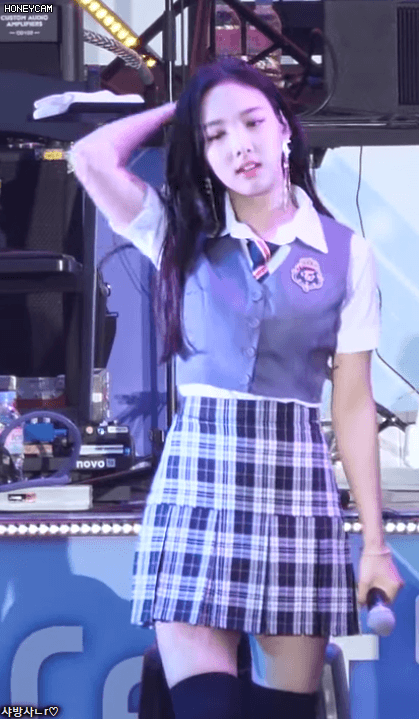 180623 트둥이네 🐰토끼 나연이 What is Love+Heartshaker+TT 직캠 롯데 패밀리 콘서트 | 인스티즈