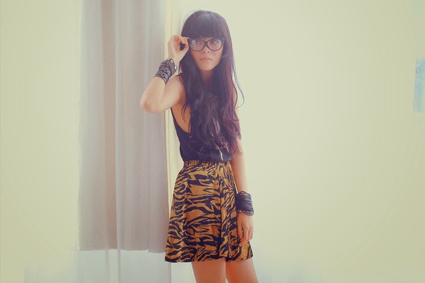 Kumpulan Foto Wanita Pakai Kacamata | Tips Memilih Model Kacamata Terbaru