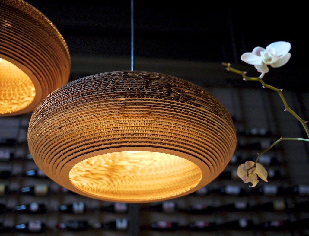 How to Recycle 19 Amazing Corrugated Cardboard Ceiling Lamps