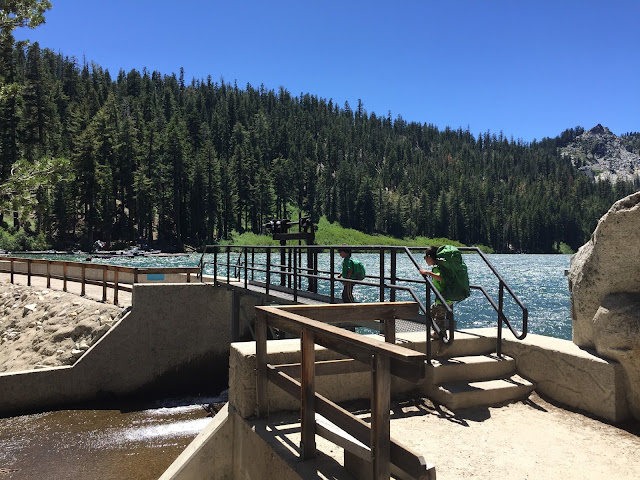 Hiking back to Echo Lake Chalet