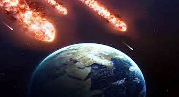 ADVERTENCIA: 2 asteroides se acercan a la tierra. ADVERTENCIA: 2 asteroides se acercan a la tierra.