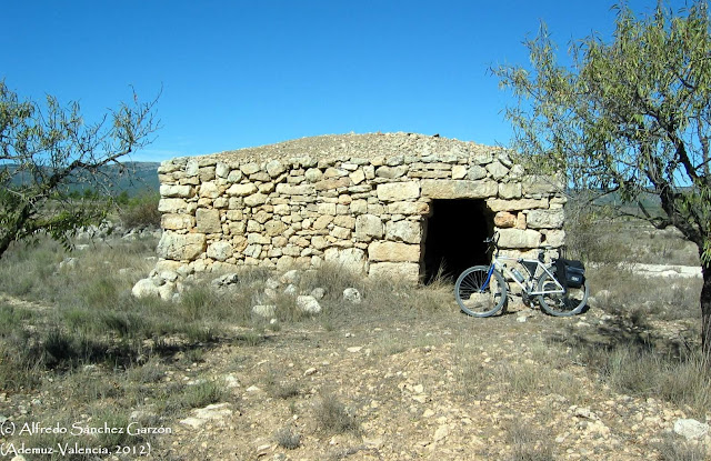 camino-vera-cruz-barraca-piedra camino-vera-cruz-barraca-piedra