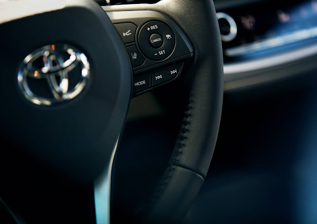 Toyota Corolla Hatchback 2019 - volante multifuncional