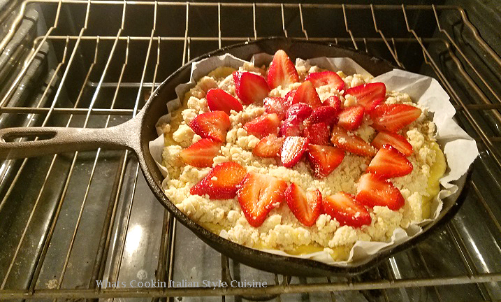 this is a recipe on how to make an old fashioned buttermilk strawberry buttermilk baked shortcake in a cast iron skillet with streusel topping