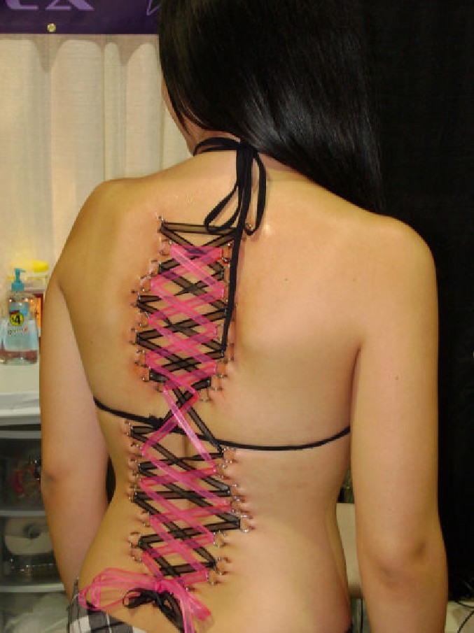 Extreme Piercings Bei Frauen Extreme Piercings Bei Frauen