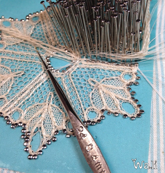 dentelle aux fuseaux crochetage