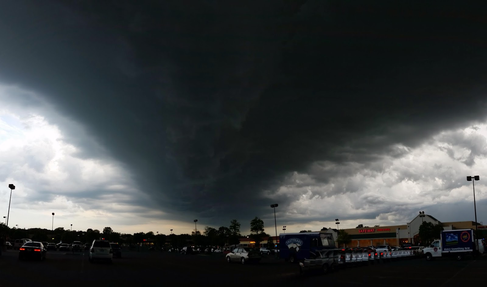 7.) It’s going to be a wet one. - These Clouds Are Scary As Hell. Better Bring An Umbrella. 7.) It’s going to be a wet one. - These Clouds Are Scary As Hell. Better Bring An Umbrella.