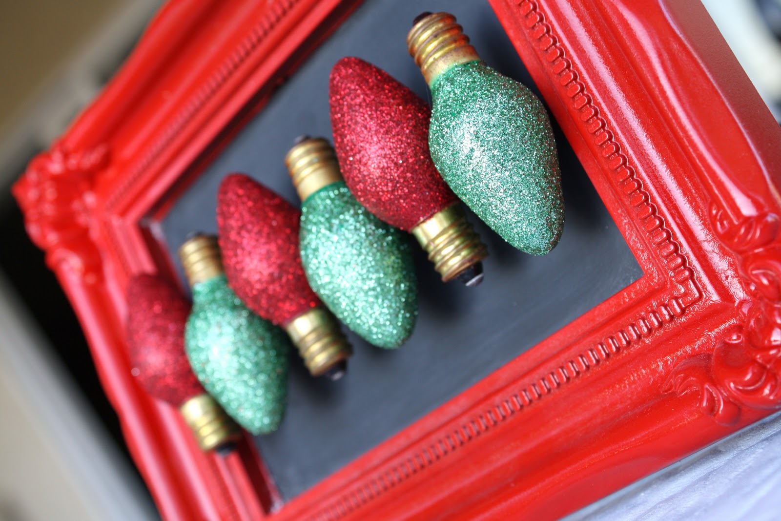 Glitter} Christmas Light Magnets