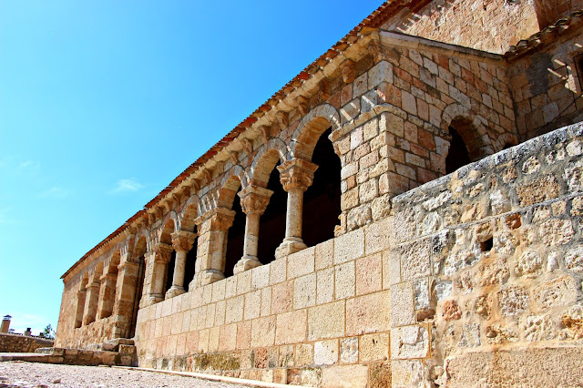 San Esteban de Gormaz. Primera iglesia románica porticada 