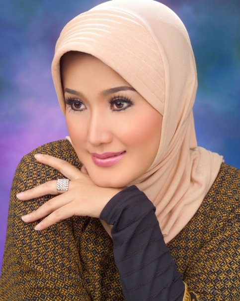 Lirik Lagu Dangdut Teman Biasa Evie Tamala