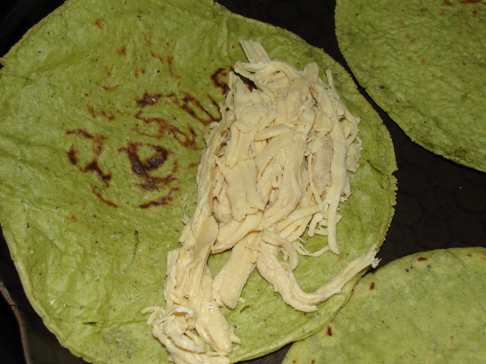 DISFRUTA COCINAR ENCHILADAS DE POLLO CON TORTILLA DE NOPAL