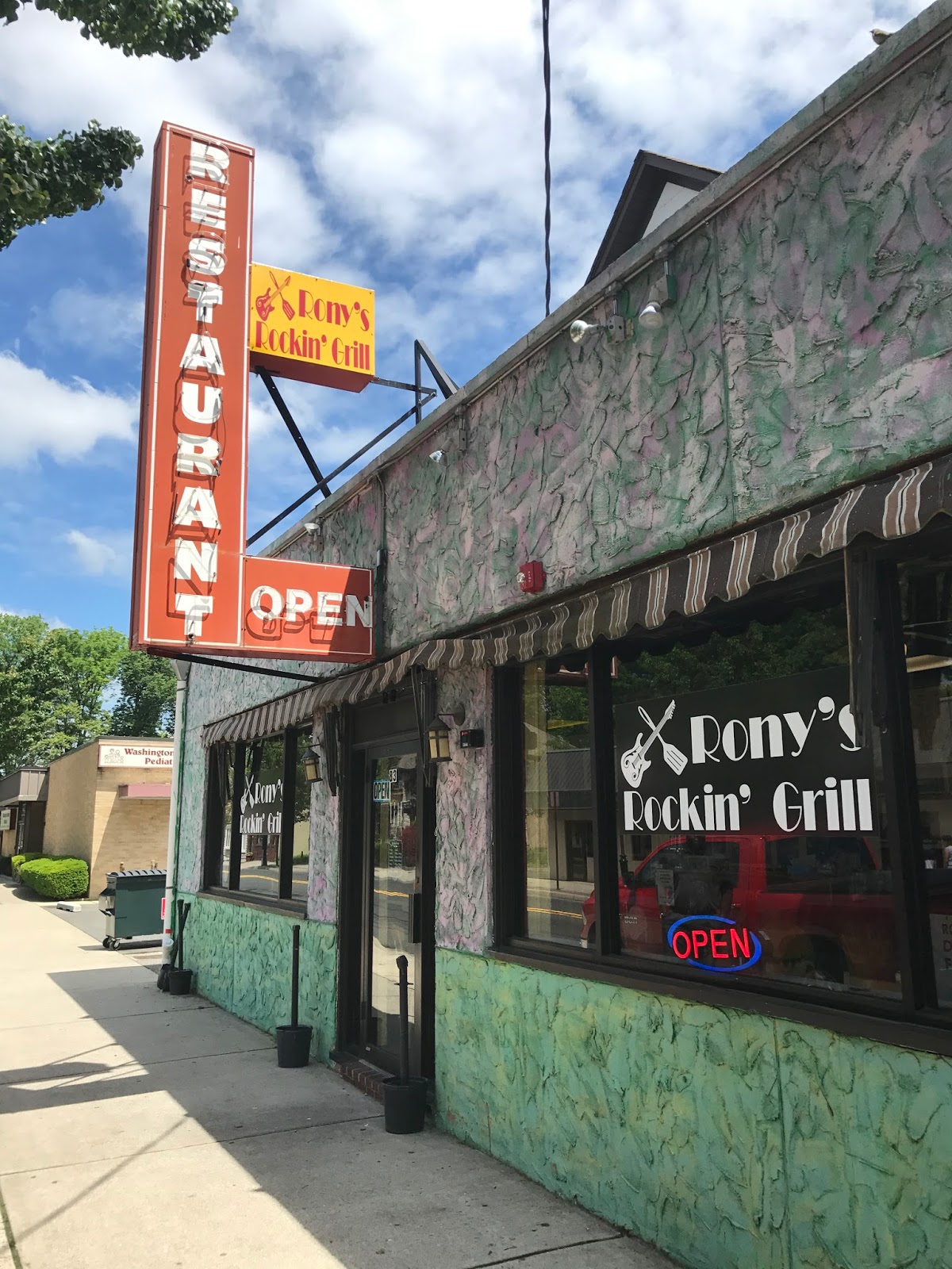 Bill Cianci's (Mostly) Burger Reviews Rony's Rockin' Grill, Bergenfield, NJ