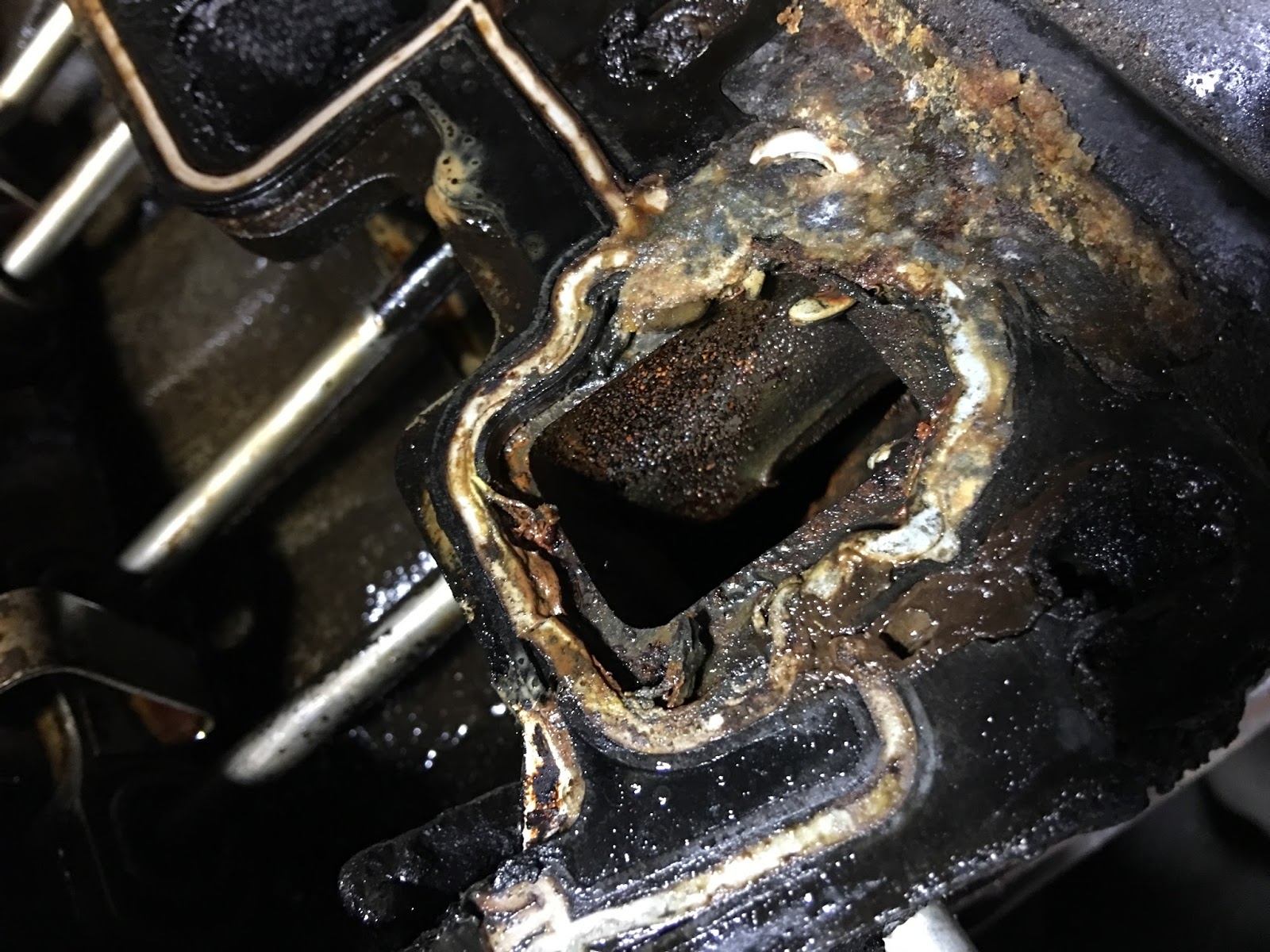 GMT400 5.7 Vortec Intake Gasket Failure Artisan