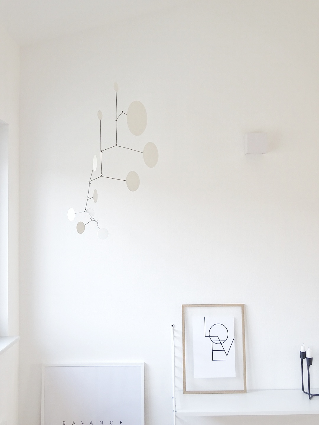 Eine Bilderwand im skandinavisch-minimalistischen Stil - https://mammilade.blogspot.de Eine Bilderwand im skandinavisch-minimalistischen Stil - https://mammilade.blogspot.de