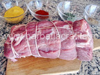 Ceafa de porc la cuptor (cu mustar) preparare reteta - legam carnea cu o sfoara