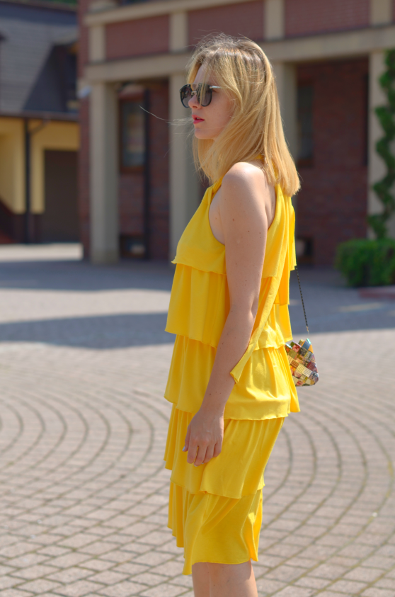 Żółta sukienka w falbany Yellow frill dress