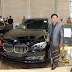 เศรษฐีเวียงจันทน์แข่งกันคว้า BMW 730 นายกฯลาว "ทองลุน" ราคาพุ่งสูงสุด รถหรูผู้นำ 14 คันขายเกลี้ยงกวาดไป 50 ล้าน