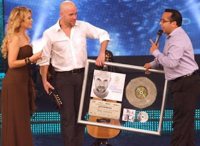 Gian Marco Foto de Gian Marco recibiendo premio en Reyes del Show