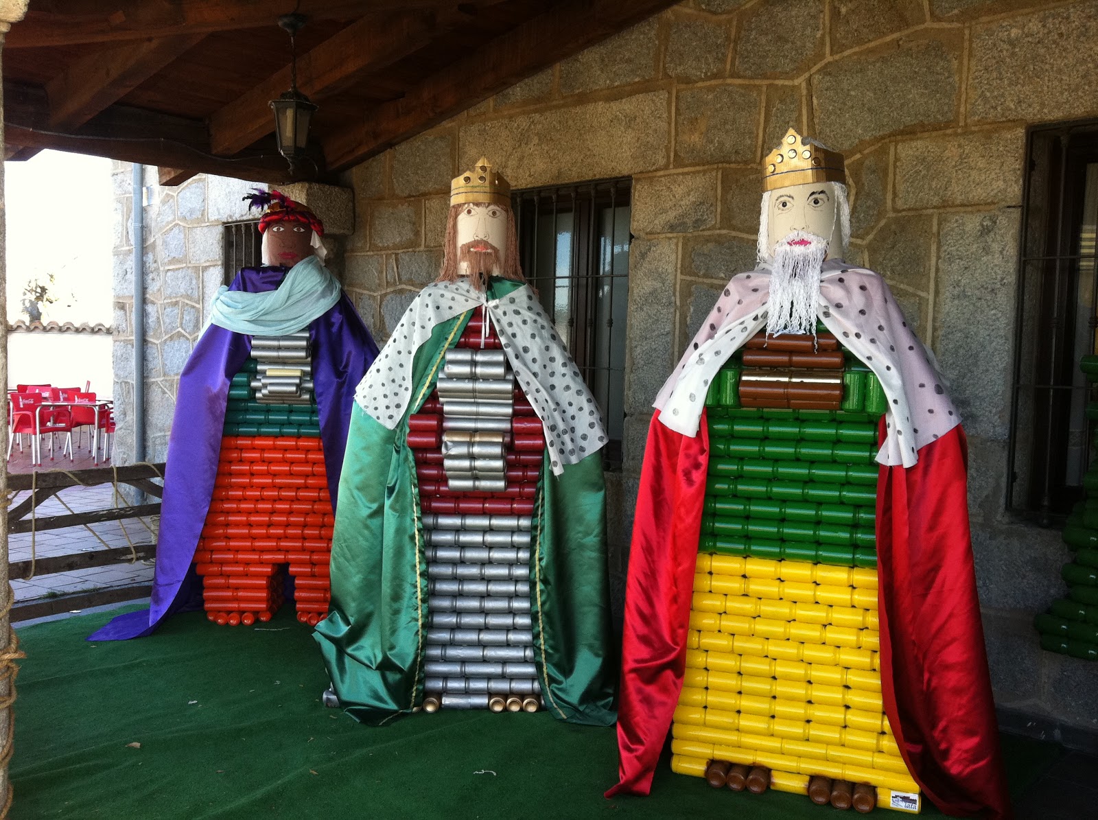 EL BELEN MAS GRANDE DEL MUNDO CON LATAS