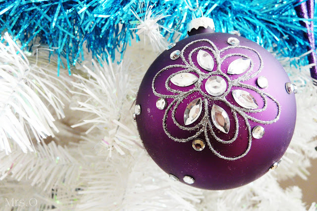 Bright Colours & White Christmas Tree | The Purple Pumpkin Blog