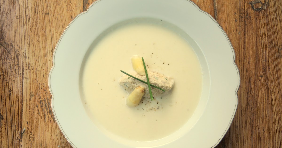 Spargelcreme-Suppe mit Geflügel-Praline