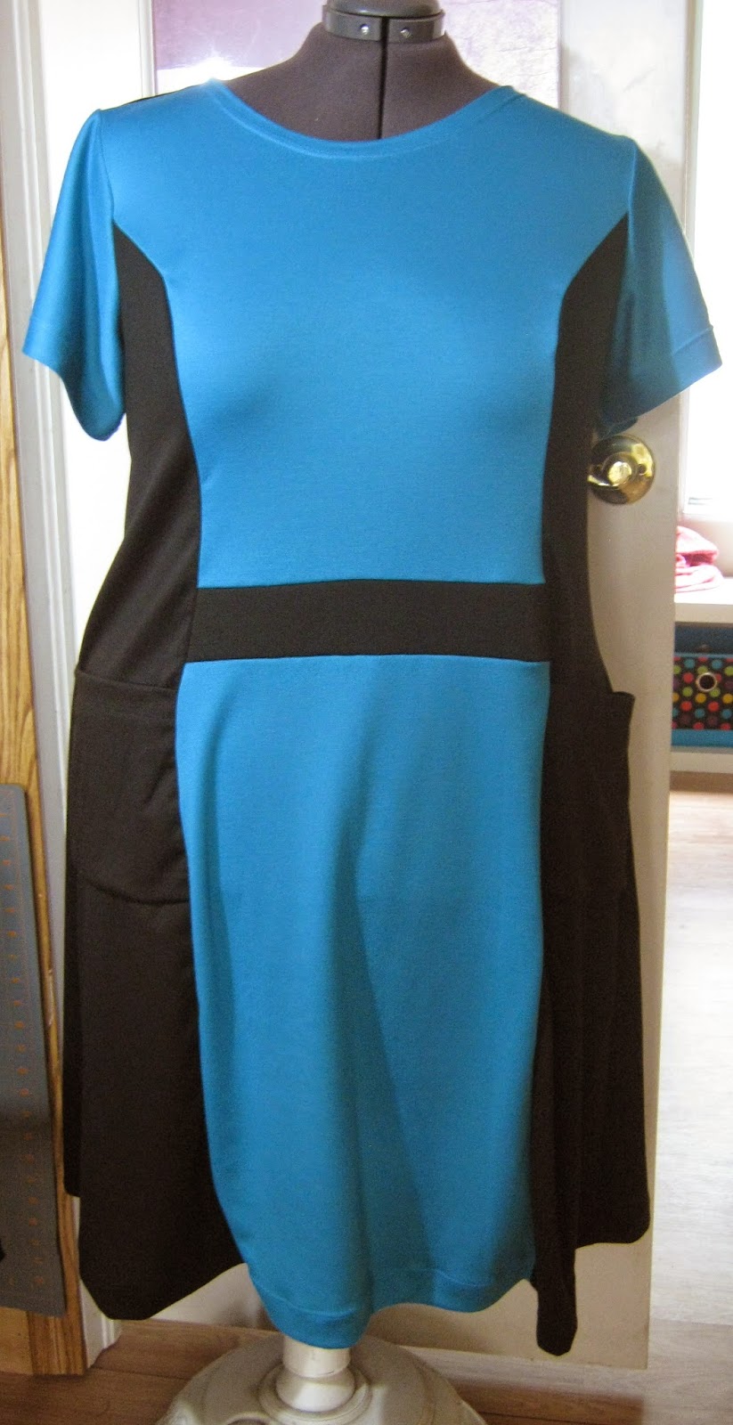 Color Block Ponte Knit Princess Seam Dress www.sewplus.blogspot.com