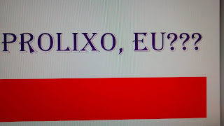 Prolixo e lacônico são adjetivos que se referem a vícios opostos, associados à extensão do falar. O prolixo (o /x/ se pronuncia ks, como em hidróxido) fala demais (ou escreve demais). Ao invés de ir diretamente ao ponto, usa palavras demais. Enfeita, enrola, torna-se enfadonho. Cansa. Quando, ao final, ...