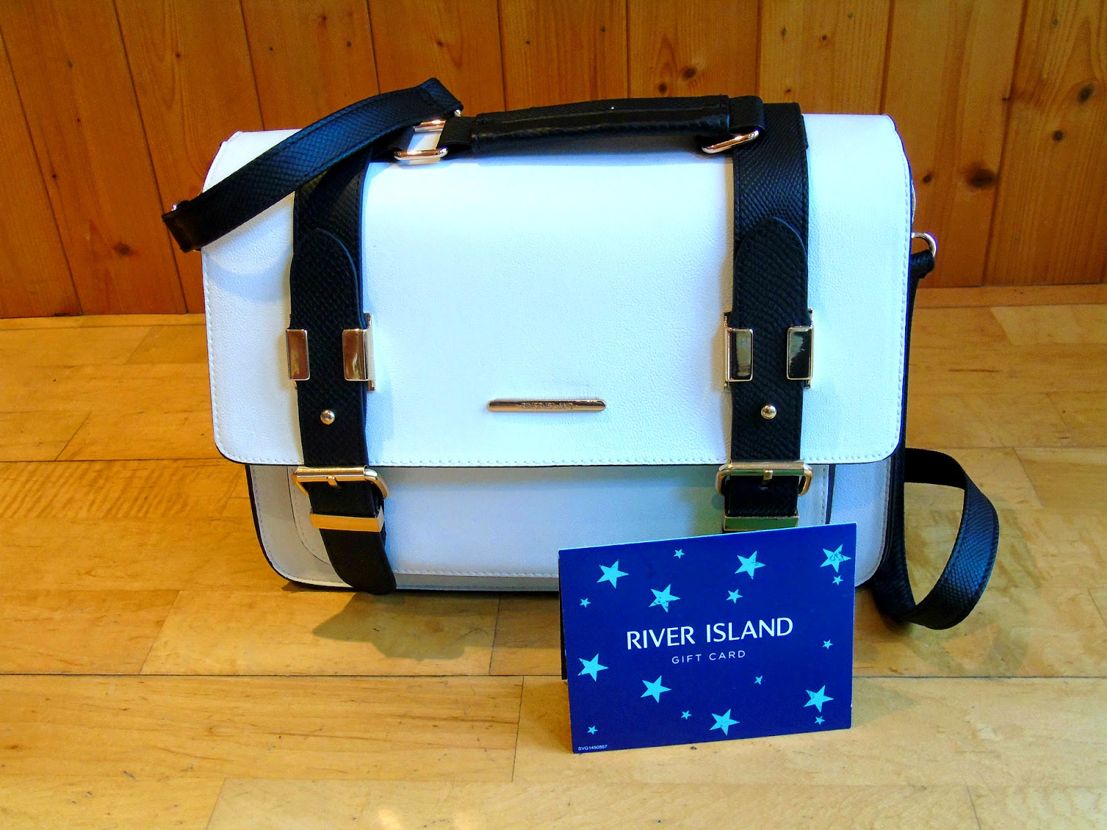 What's In My Bag New Handbag Edition thriftylilpixie