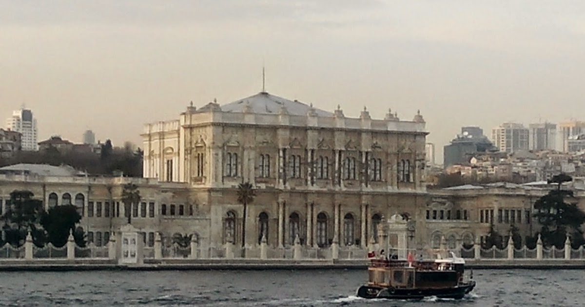 hiclikte bir an dolmabahce sarayi nin