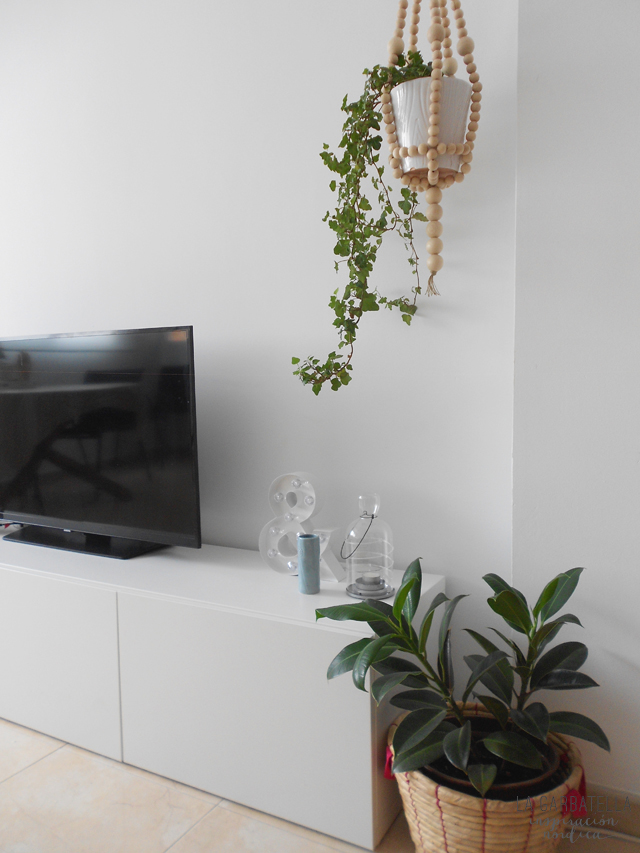 DIY: macetero colgante con bolas de madera