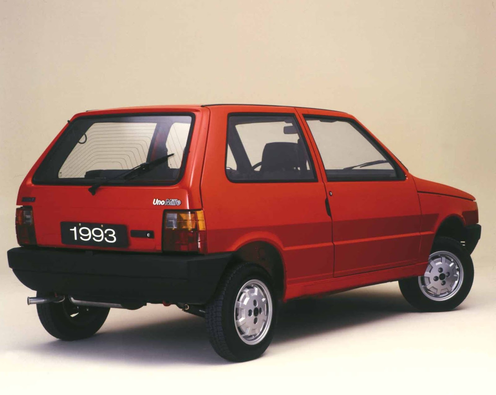 Fiat Uno Mille: dez anos de sucesso e evolução - fotos