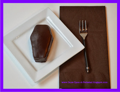 halloween-cake-suprise-inside-skeleton-coffin-free-tutorial-deborah-stauch halloween-cake-suprise-inside-skeleton-coffin-free-tutorial-deborah-stauch