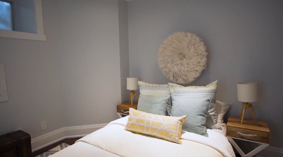29 Photos vs. 17 Hawthorn Ave, Toronto, ON Interior Design Luxury Home Tour